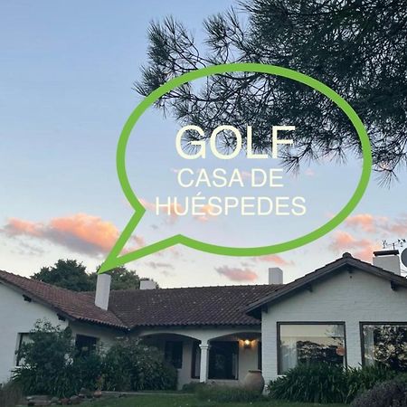 Golf - Casa De Huespedes Villa Tandil Buitenkant foto