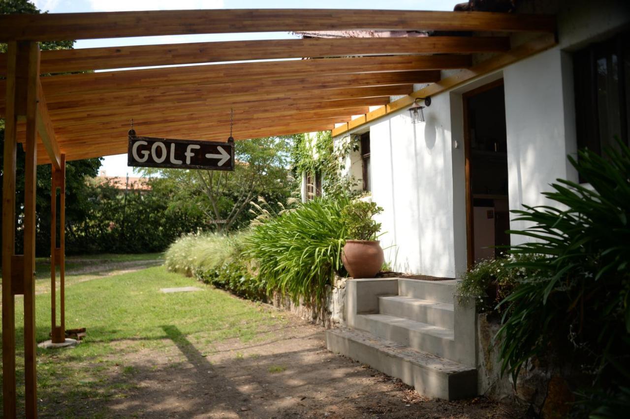 Golf - Casa De Huespedes Villa Tandil Buitenkant foto